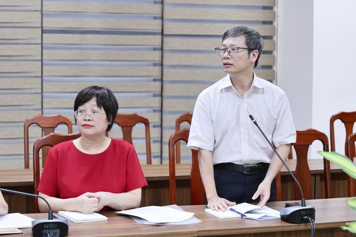 Ông Phí Quốc Thuyên, Tổng Biên tập Báo Phụ nữ Việt Nam, phát biểu tại phiên họp