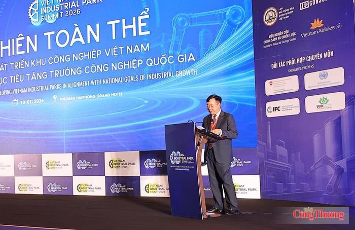 Ông Trần Văn Quân - Phó Chủ tịch UBND TP. Hải Phòng phát biểu tại hội thảo