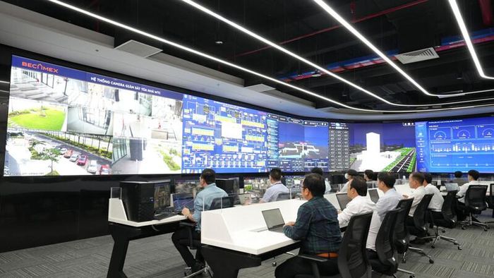 Các khu công nghiệp đang ứng dụng dữ liệu lớn, GIS, IoT và AI để quản lý quy hoạch, hạ tầng kỹ thuật, an ninh và môi trường theo thời gian thực. Ảnh: BCM