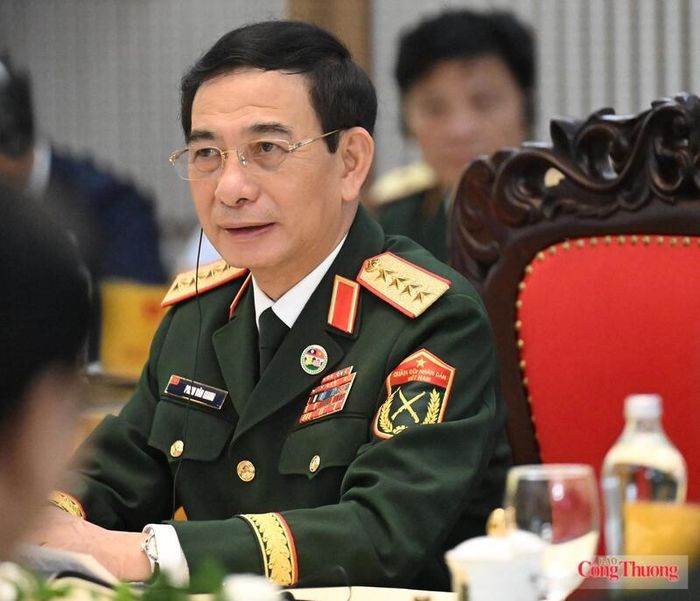 Đại tướng Phan Văn Giang, Ủy viên Bộ Chính trị, Phó Bí thư Quân ủy Trung ương, Phó Thủ tướng Chính phủ, Bộ trưởng Bộ Quốc phòng tại hội đàm. Ảnh: Nguyên Khánh