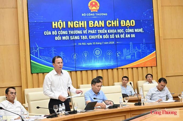 PGS.TS Lê Văn Sỹ, Trưởng Ban Khoa học công nghệ và Chuyển đổi số, Tập đoàn Công nghiệp - Năng lượng quốc gia Việt Nam 