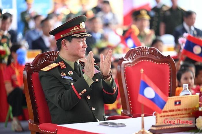 Đại tướng Khăm Liêng - Ụ Thạ Cay Sỏn, Ủy viên Bộ Chính trị Đảng Nhân dân Cách mạng Lào, Phó Thủ tướng Chính phủ, Bộ trưởng Bộ Quốc phòng Lào. Ảnh: Nguyên Khánh