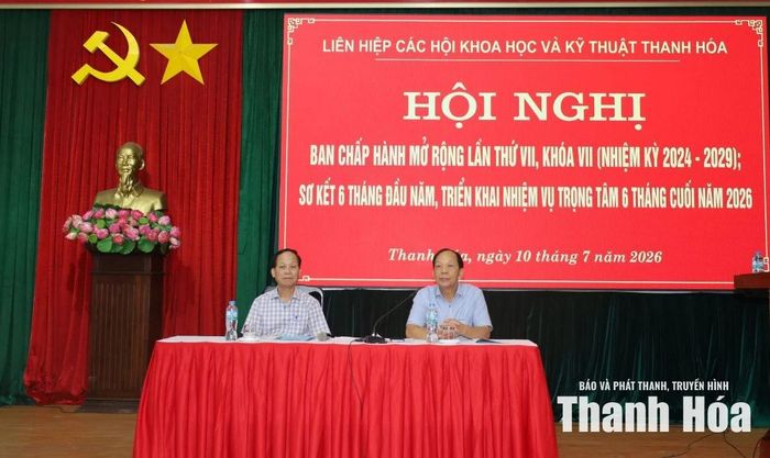 Lãnh đạo Liên hiệp các Hội khoa học và Kỹ thuật Thanh Hóa chủ trì hội nghị.