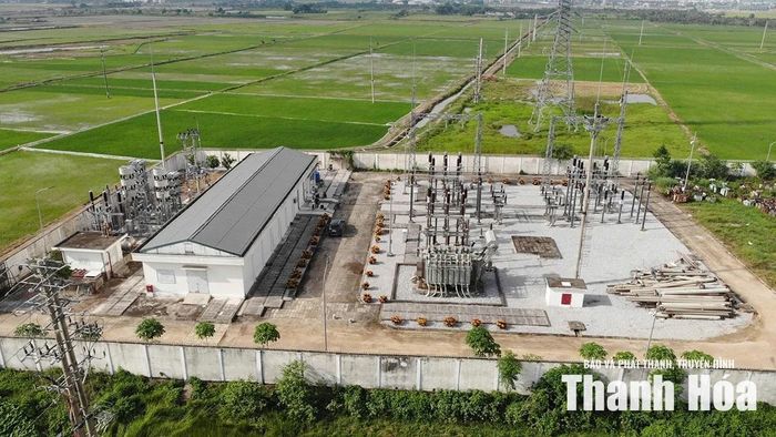 Dự kiến trong tháng 8/2026 trạm biến áp 110kV Hoàng Long sẽ được Công ty Điện lực Thanh Hóa lắp đặt hệ thống pin lưu trữ (BESS) có công suất 10MW, dung lượng 20MWh, qua đó góp phần nâng cao độ tin cậy cung cấp điện.