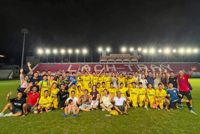 Vượt quá nhiều khó khăn cả trong lẫn ngoài sân cỏ, U13 Đông Á Thanh Hóa đã xuất sắc điền tên mình vào bán kết giải đấu. Ảnh: Hội CĐV Bóng đá Thanh Hóa