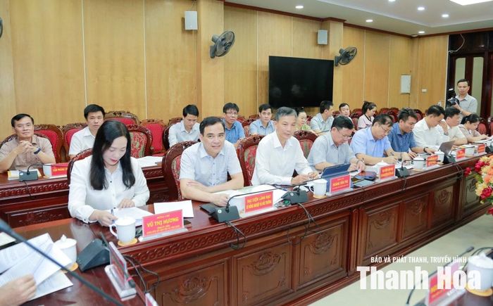 Các đại biểu dự buổi làm việc.