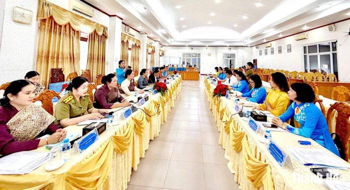 Toàn cảnh buổi ký kết.