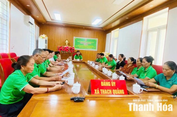 Các đại biểu dự hội nghị tại điểm cầu xã Thạch Quảng.