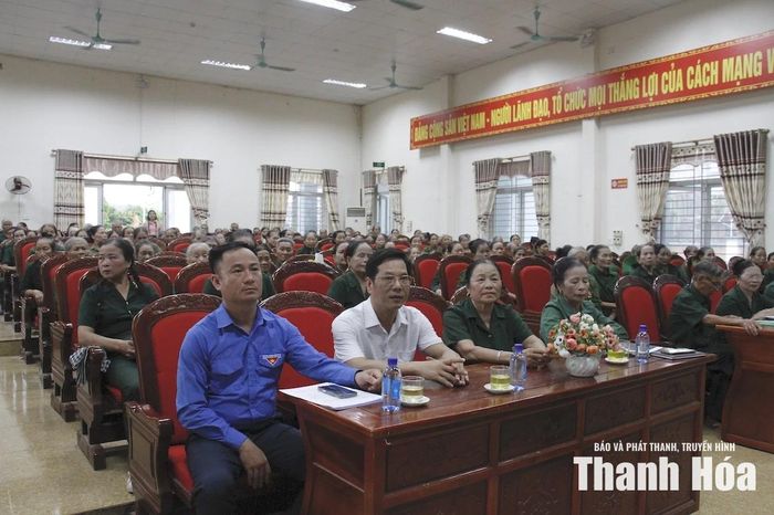 Các đại biểu dự hội nghị.