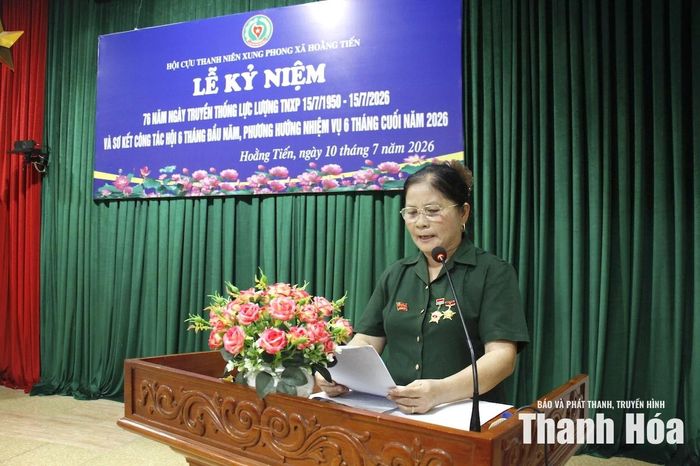 Chủ tịch Hội Cựu TNXP xã Hoằng Tiến Lê Thị Nhiều đọc diễn văn khai mạc.