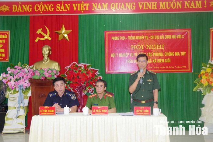Ba lực lượng trao đổi các thông tin nghiệp vụ tại hội nghị.