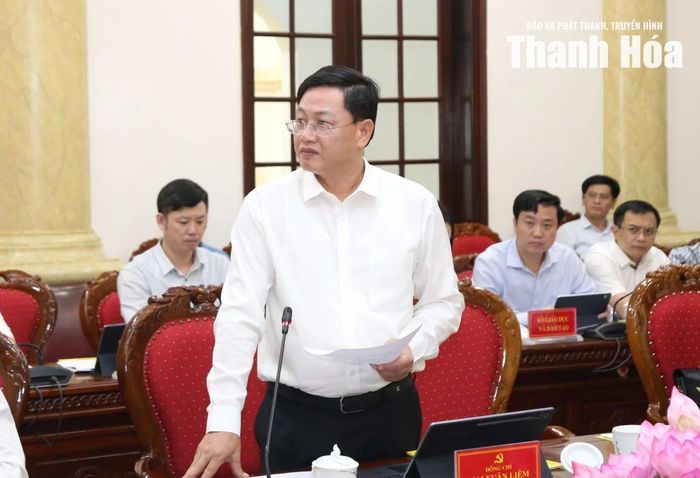 Phó Chủ tịch Thường trực UBND tỉnh Mai Xuân Liêm phát biểu tại buổi làm việc.