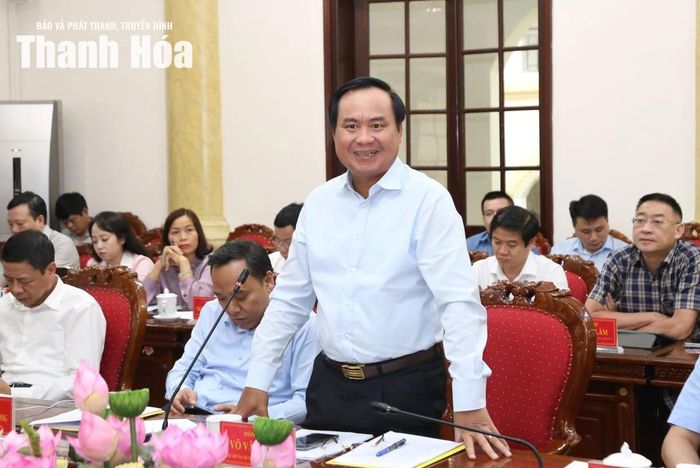 Thứ trưởng Bộ Nông nghiệp và Môi trường Võ Văn Hưng phát biểu tại buổi làm việc.