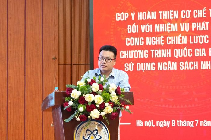 Ông Nguyễn Minh Quân, Chuyên viên NAFOSTED, giới thiệu Chương trình khoa học, công nghệ và đổi mới sáng tạo quốc gia đặc biệt về công nghệ chiến lược.