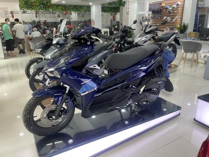 Mốc doanh số hơn 638.000 xe tiêu thụ chỉ trong vòng ba tháng là minh chứng cho thấy xe máy vẫn là phương tiện di chuyển không thể thay thế của phần đông người dân Việt Nam.