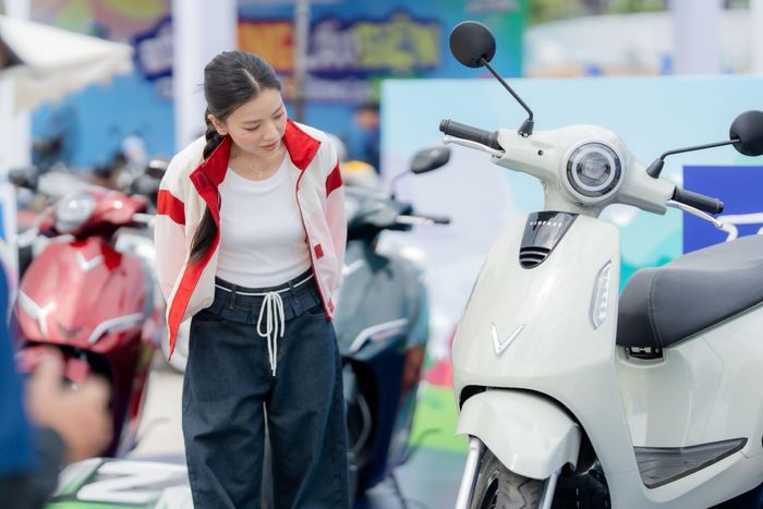Xe máy xăng đang phải đối mặt với áp lực lớn từ làn sóng xe máy thuần điện.