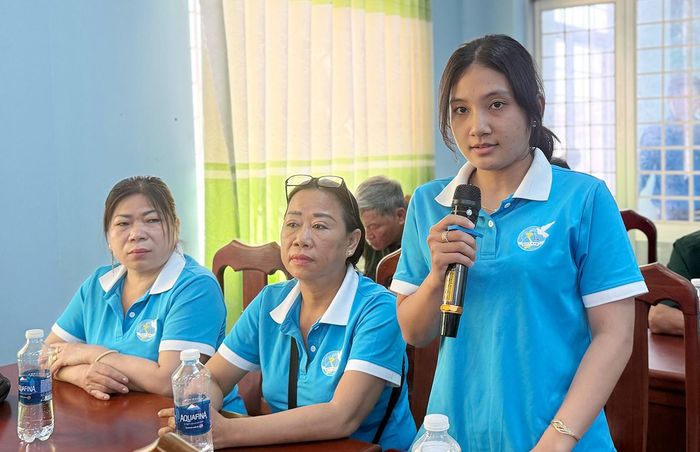 Đại diện phụ nữ ý kiến tại hội nghị.