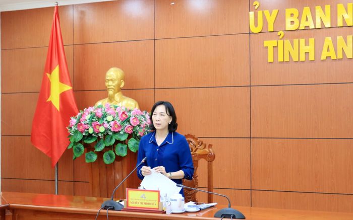 Phó Chủ tịch UBND tỉnh An Giang Nguyễn Thị Minh Thúy kết luận cuộc họp.