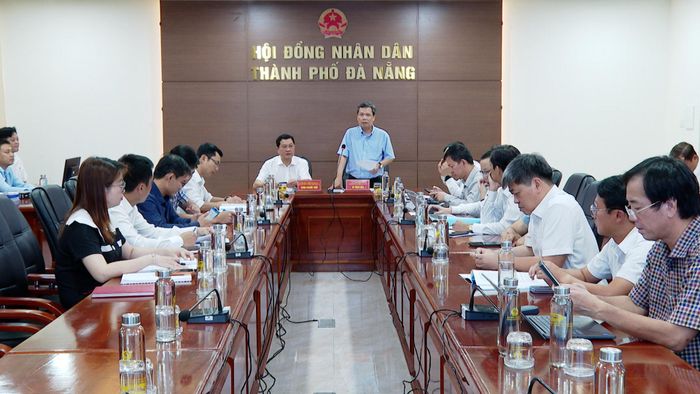Quang cảnh buổi làm việc. Ảnh: VĂN HÙNG - ĐÌNH HIỀN