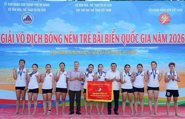 Đội bóng ném U20 Gia Lai giành chức vô địch nội dung dành cho nữ. Ảnh: THÀNH DANH