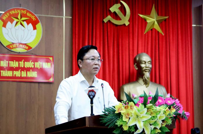Chủ tịch Ủy ban MTTQ Việt Nam thành phố Lê Trí Thanh phát biểu chỉ đạo tại hội nghị. Ảnh: TRỌNG HUY