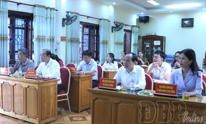 Đại biểu dự hội nghị.