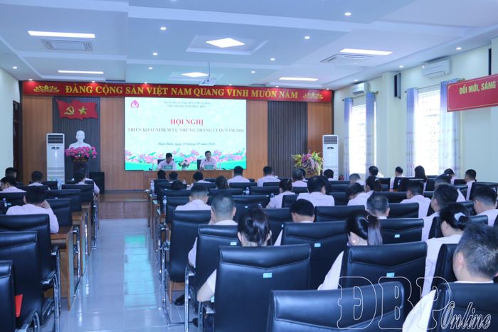 Toàn cảnh hội nghị.