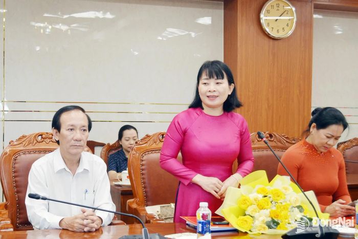 Đồng chí Võ Thị Tú Oanh phát biểu nhận nhiệm vụ. Ảnh: Phương Hằng