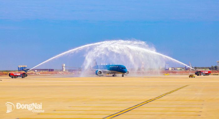 Tác phẩm Chuyến bay chở khách đầu tiên hạ cánh xuống sân bay Long Thành của tác giả Ngô Phước Tuấn đoạt giải khuyến khích. Ảnh: BTC