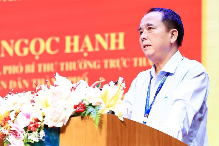 Phó Bí thư Đảng ủy, Phó Giám đốc phụ trách Báo và Phát thanh, Truyền hình Đồng Nai Cao Quốc Sang phát biểu tiếp thu ý kiến chỉ đạo của đồng chí Tôn Ngọc Hạnh tại buổi làm việc. Ảnh: Công Nghĩa
