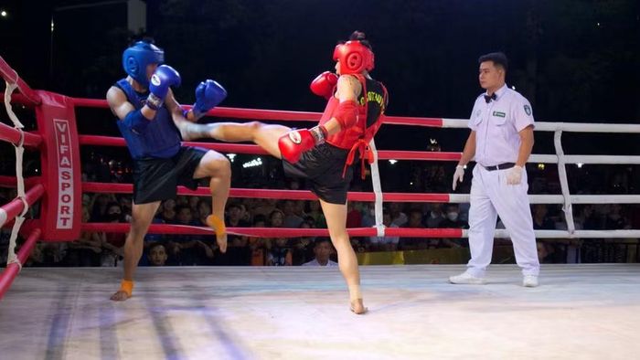 Trong trận chung kết, các võ sĩ nỗ lực giành từng điểm số để hướng đến thành tích cao nhất. Ảnh: H.V