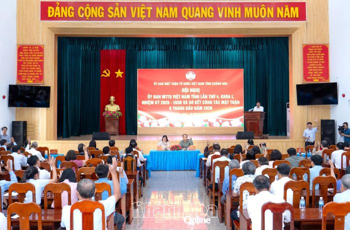 Quang cảnh hội nghị