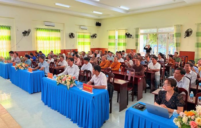 Các đại biểu dự hội nghị.