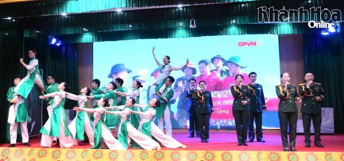 Chương trình ca nhạc tại buổi lễ. 