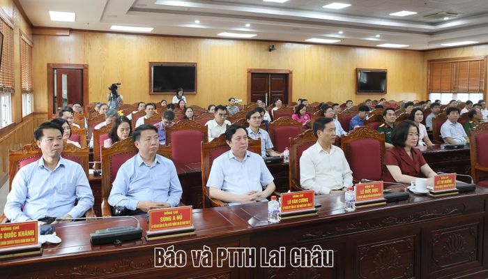 Đại biểu dự hội nghị.