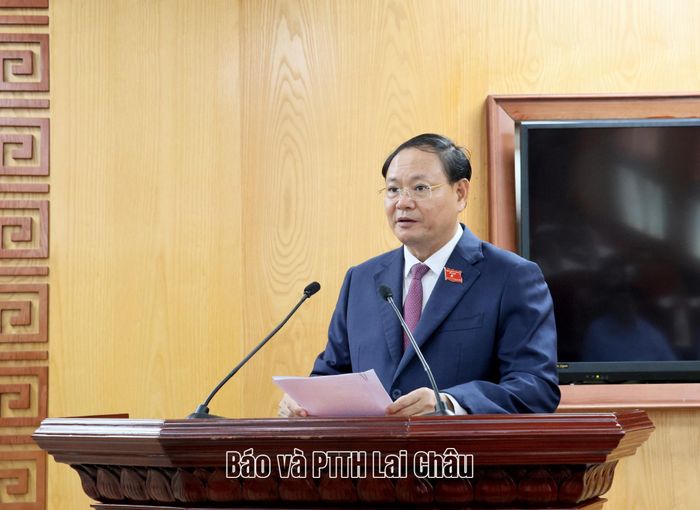 Đồng chí Lê Minh Ngân - Bí thư Tỉnh ủy, Chủ tịch HĐND tỉnh phát biểu chúc mừng và giao nhiệm vụ tại hội nghị.