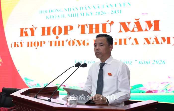Đồng chí Nguyễn Minh Hiệu – Tỉnh ủy viên, Bí thư Đảng ủy, Chủ tịch HĐND xã Tân Uyên kết luận kỳ họp.