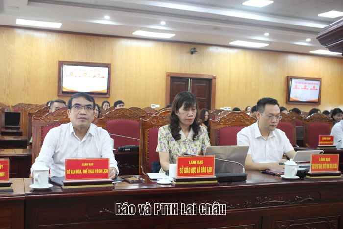 Đại biểu dự hội nghị.