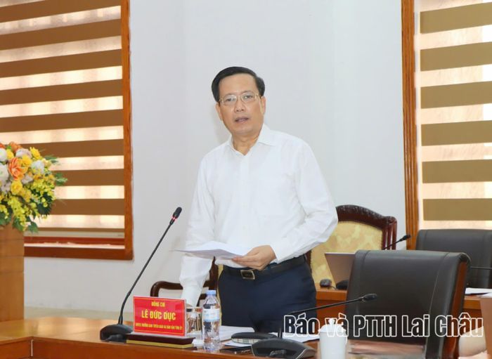 Đồng chí Lê Đức Dục - Ủy viên Ban Thường vụ, Trưởng Ban Tuyên giáo và Dân vận Tỉnh ủy phát biểu ý kiến.