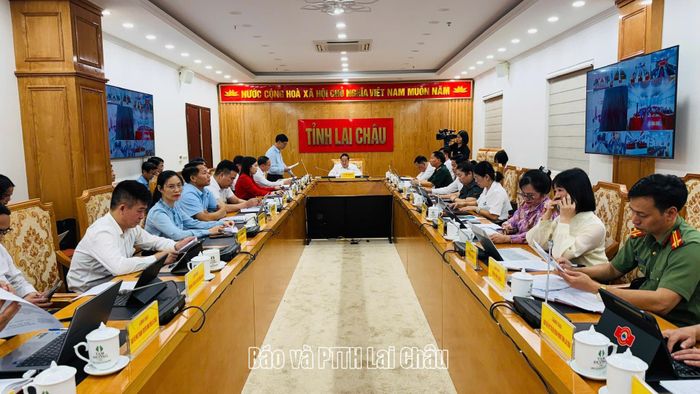 Toàn cảnh hội nghị. 