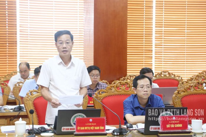 Lãnh đạo Ủy ban MTTQ Việt Nam tỉnh phát biểu tại cuộc họp