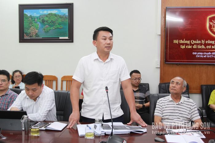 Lãnh đạo xã Tân Thành phát biểu tại cuộc họp