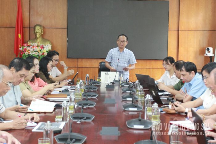 Lãnh đạo Sở KH&CN phát biểu tại cuộc họp