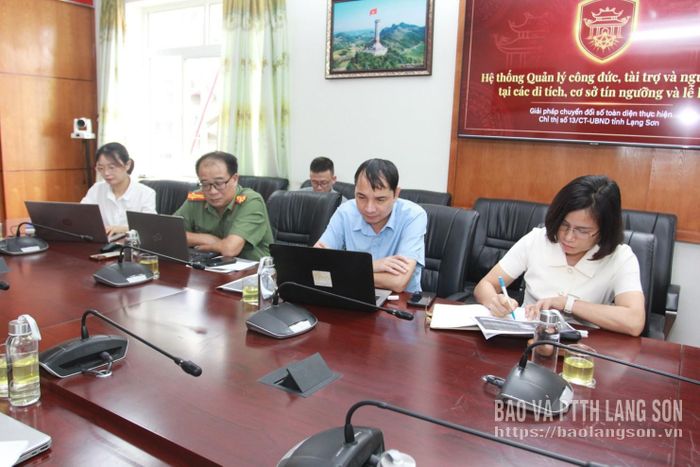 Đại biểu tham gia cuộc họp