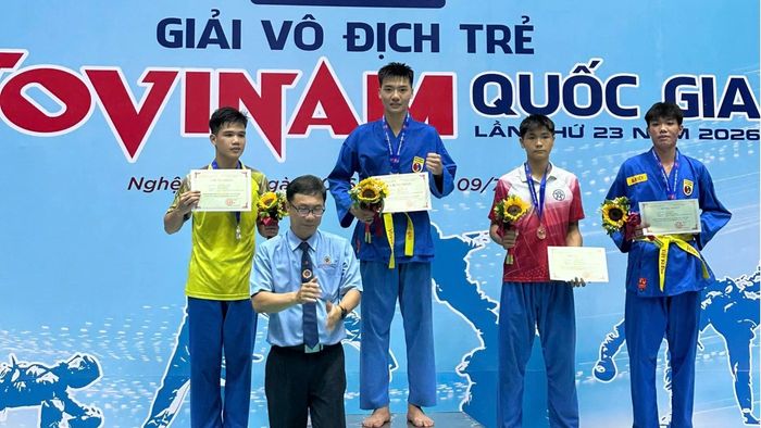 Trao giải cho các vận động viên.