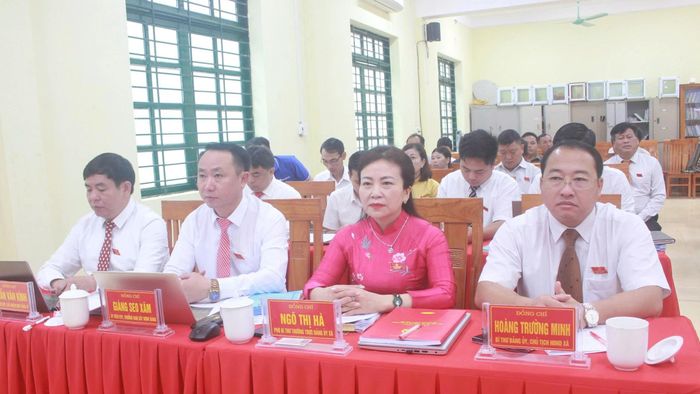 Đại biểu dự kỳ họp.
