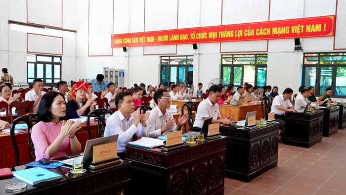  Đại biểu dự kỳ họp. 