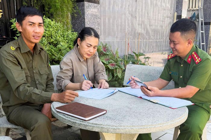 Một trong những cơ sở ở Mũi Né cam kết với công an chấp hành nghiêm quy định pháp luật.