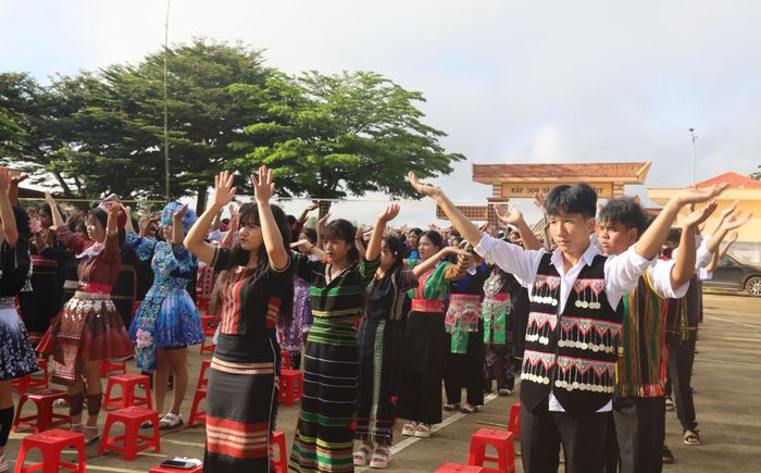 Học sinh các trường nội trú, bán trú có điều kiện được học tập, rèn luyện để phát triển toàn diện.