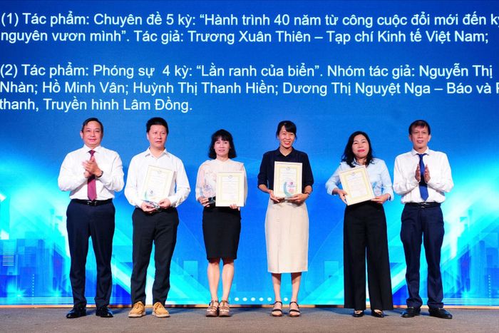 Hội Nhà báo tỉnh Lâm Đồng có 3 tác phẩm đạt Giải báo chí khu vực Tây Nguyên và Duyên hải miền Trung lần thứ I (Ảnh: Thu Hà)